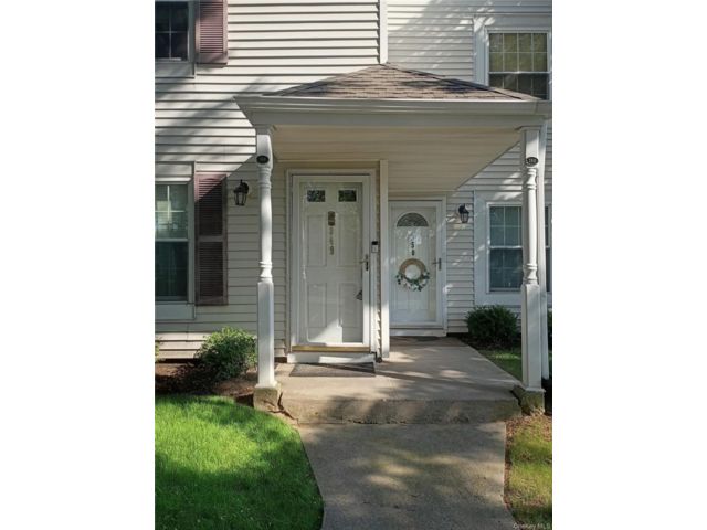 [Middle Island Real Estate, listing number 7322178]