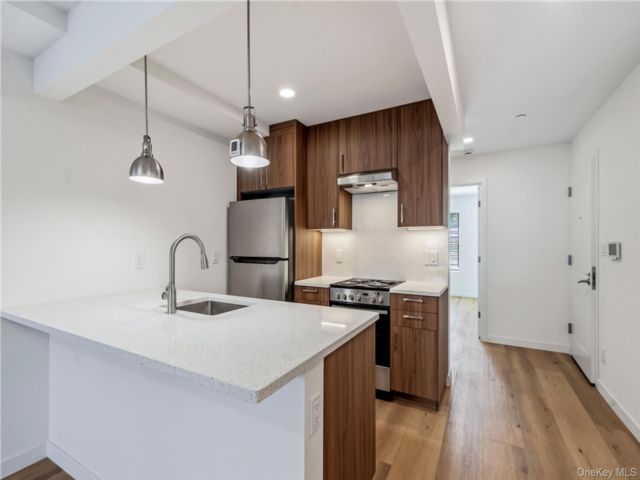  2 BR,  1.00 BTH &nbsp;Modern style home in Ridgewood