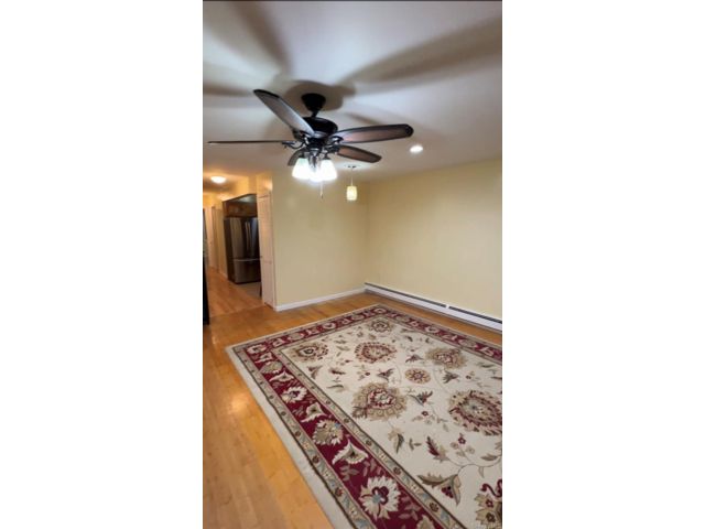  5 BR,  4.00 BTH &nbsp;House style home in Jamaica