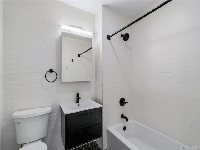 [PHOTO]