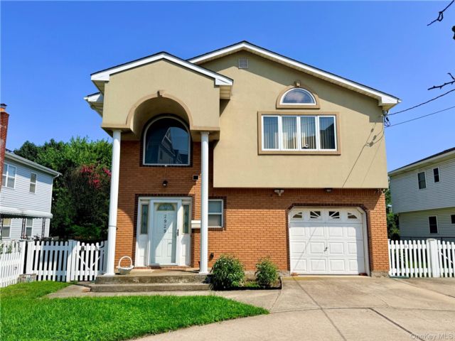  5 BR,  3.00 BTH &nbsp;Hi ranch style home in Oceanside