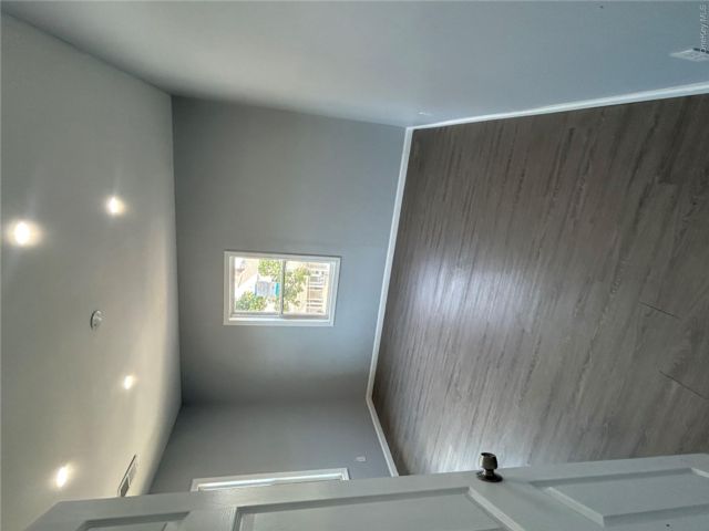[PHOTO]