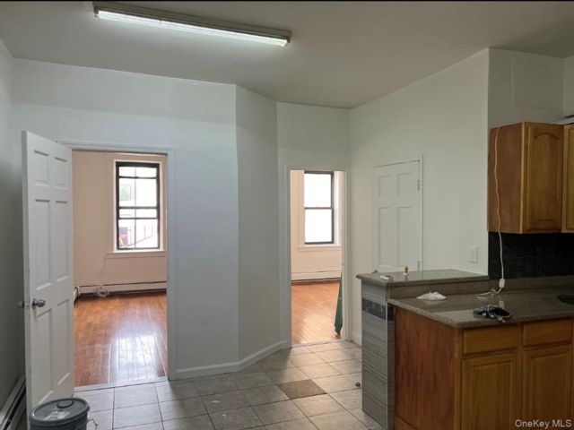  4 BR,  1.00 BTH &nbsp;Other style home in Corona