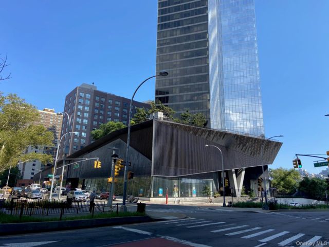 [PHOTO]