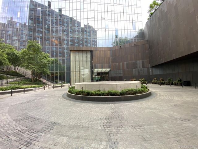 [PHOTO]