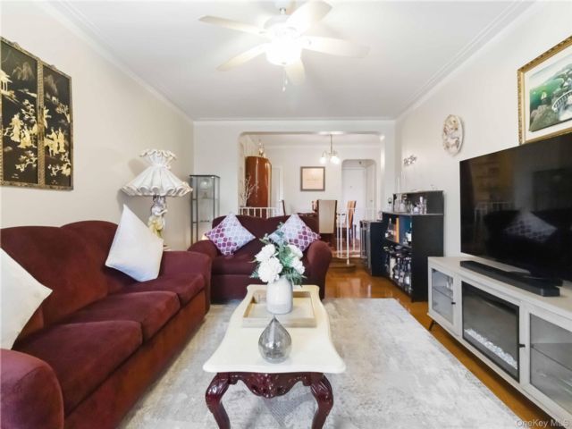 [Parkchester Real Estate, listing number 7322643]