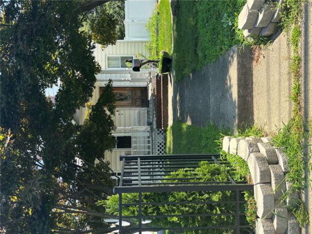  4 BR,  2.00 BTH &nbsp;Colonial style home in Bellmore