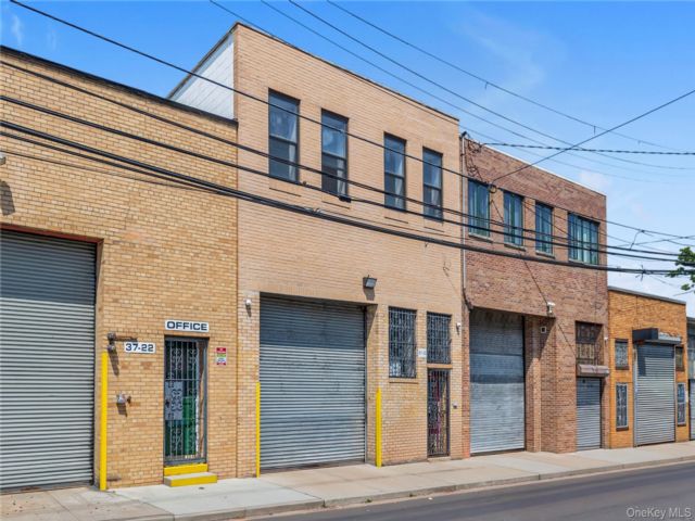 Studio,  0.00 BTH &nbsp;House style home in Woodside