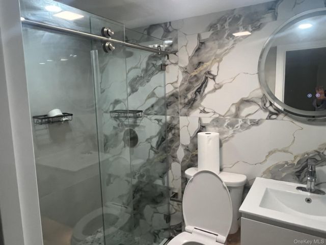 [PHOTO]