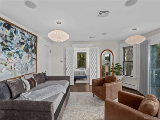 1 BR,  1.00 BTH &nbsp;Victorian style home in Yonkers