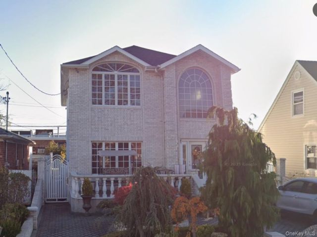 [Howard Beach Real Estate, listing number 7322973]