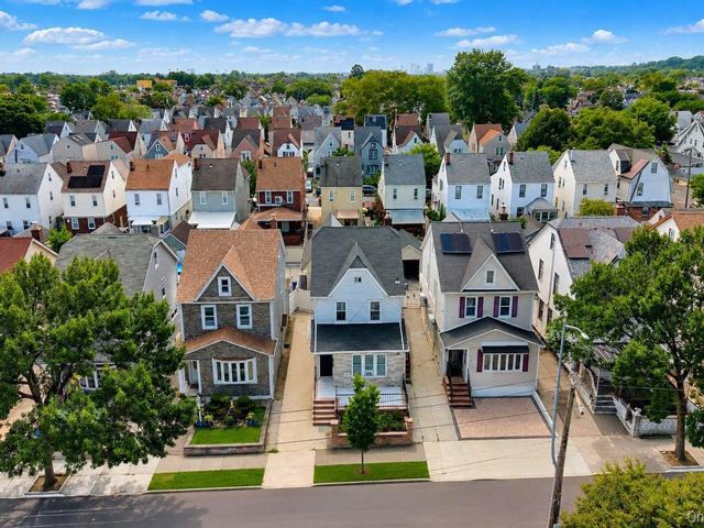 [PHOTO]