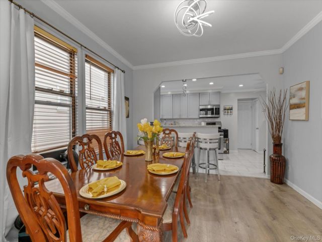 [PHOTO]