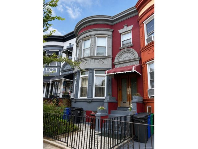  5 BR,  2.00 BTH &nbsp;House style home in Crown Heights
