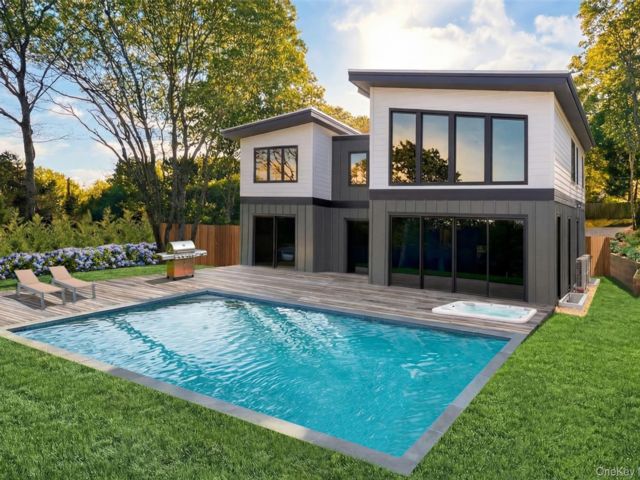  6 BR,  6.00 BTH &nbsp;Post modern style home in Montauk