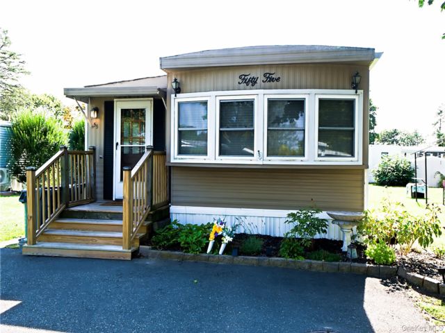  2 BR,  1.00 BTH &nbsp;Ranch style home in Calverton