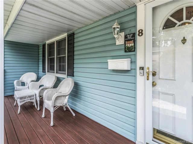[PHOTO]