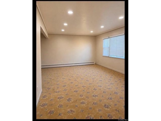  3 BR,  2.00 BTH &nbsp;A-frame style home in Rosedale