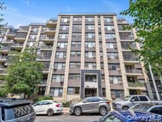 Studio,  1.00 BTH &nbsp;Mid rise style home in Rego Park