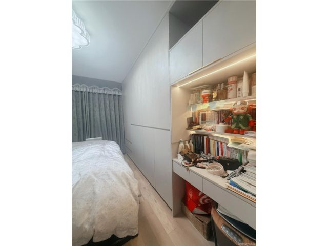 [PHOTO]