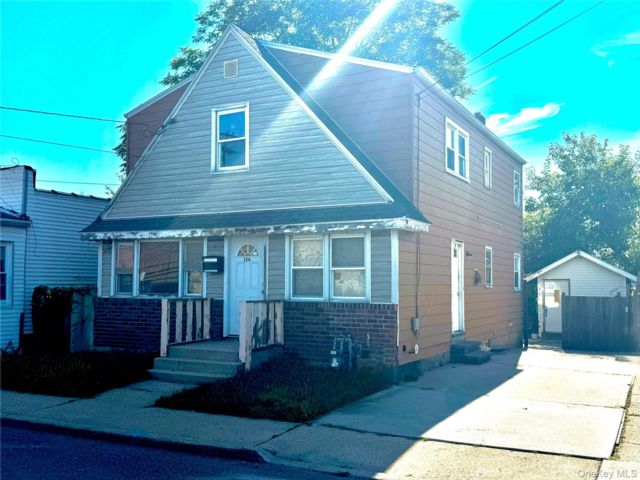  5 BR,  3.00 BTH &nbsp;Colonial style home in Elmont
