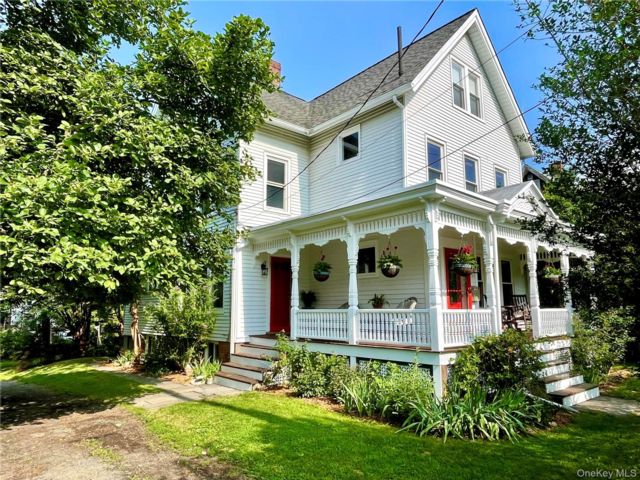  5 BR,  3.00 BTH &nbsp;Victorian style home in Peekskill