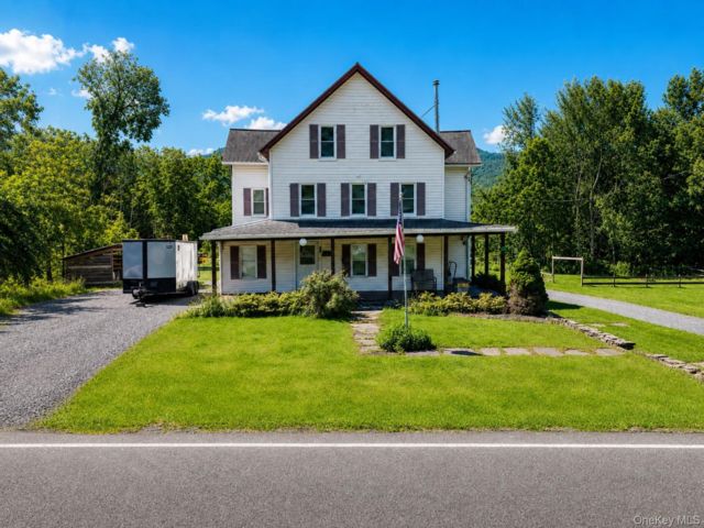  5 BR,  3.00 BTH &nbsp;Traditional style home in Hunter