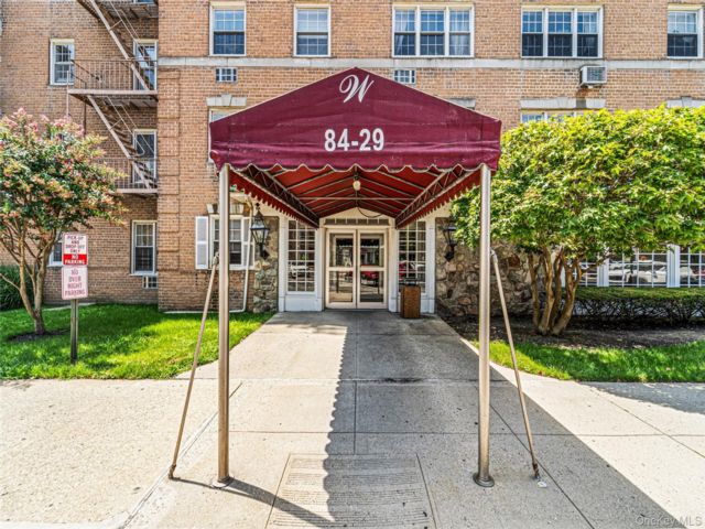 [Howard Beach Real Estate, listing number 7323370]