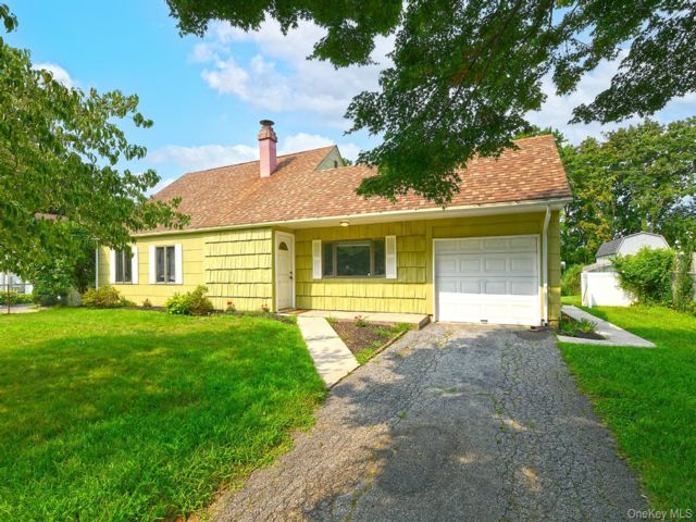  3 BR,  1.00 BTH &nbsp;Ranch style home in Medford