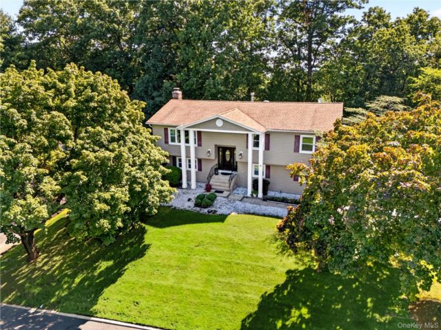  4 BR,  3.00 BTH &nbsp;Hi ranch style home in Thiells