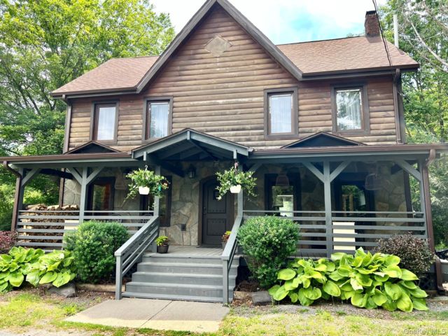 [Hunter Real Estate, listing number 7323510]