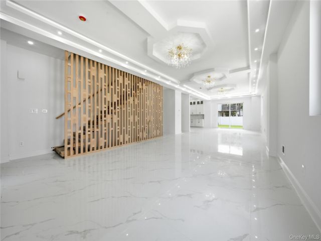 [PHOTO]