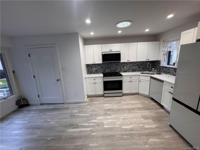  2 BR,  2.00 BTH &nbsp;Condo style home in Stony Brook