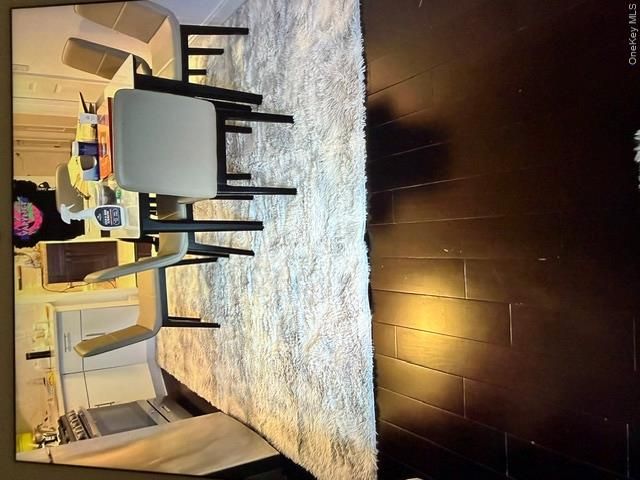  3 BR,  2.00 BTH &nbsp;Contemporary style home in Flushing