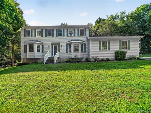  5 BR,  4.00 BTH &nbsp;Colonial style home in Circleville