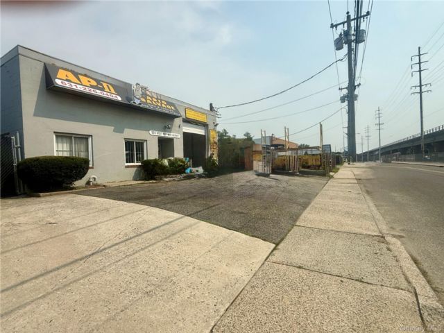 Studio,  0.00 BTH &nbsp;House style home in Lindenhurst