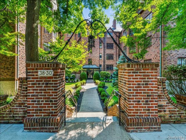  2 BR,  2.00 BTH &nbsp;Tudor style home in Douglaston