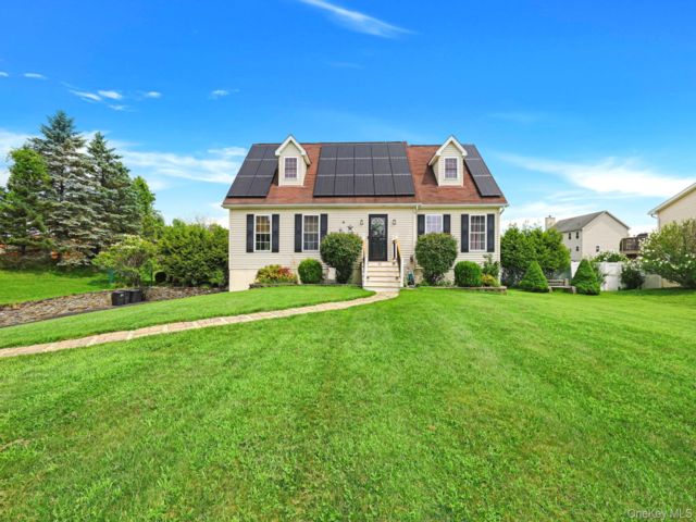  3 BR,  2.00 BTH &nbsp;Cape cod style home in Otisville