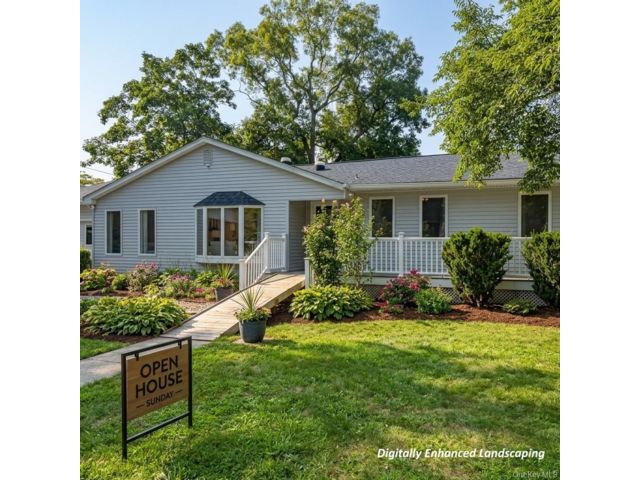  4 BR,  2.00 BTH &nbsp;Ranch style home in Shirley
