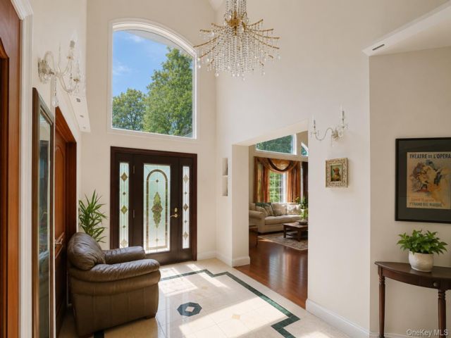  5 BR,  6.00 BTH &nbsp;Colonial style home in Yorktown Heights