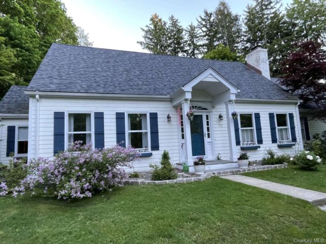  4 BR,  4.00 BTH &nbsp;Cape cod style home in Poughkeepsie