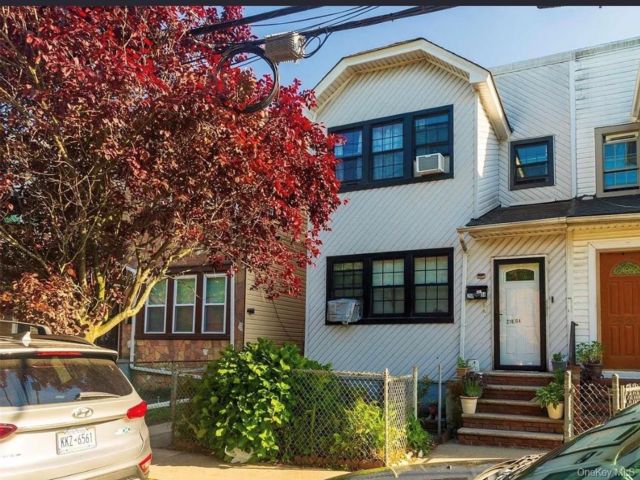  3 BR,  1.00 BTH &nbsp;Traditional style home in Springfield Gardens