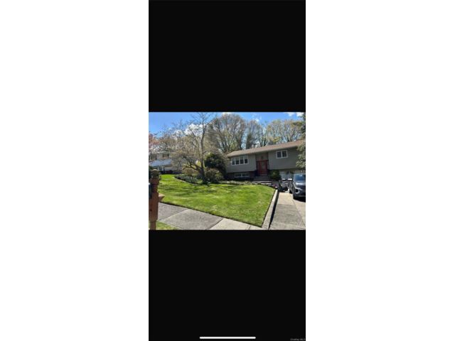  4 BR,  2.00 BTH &nbsp;Hi ranch style home in Smithtown