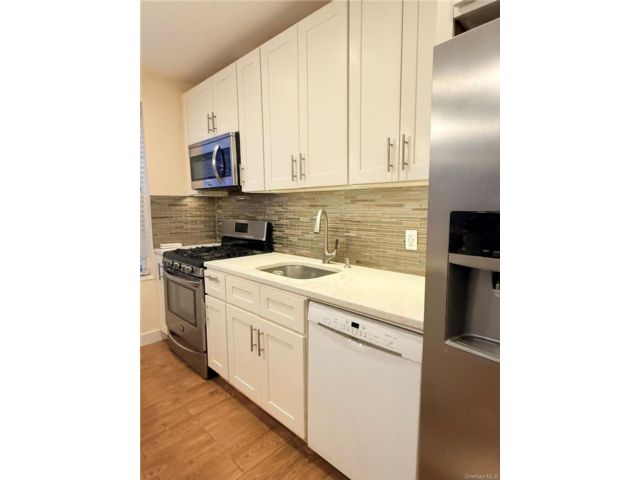  3 BR,  2.00 BTH &nbsp;A-frame style home in Ridgewood