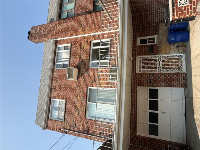  2 BR,  1.00 BTH &nbsp;Colonial style home in Maspeth