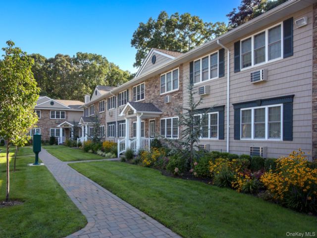  2 BR,  1.00 BTH &nbsp;Other style home in West Sayville