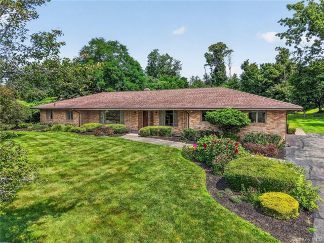 4 BR,  3.00 BTH &nbsp;Ranch style home in Newburgh