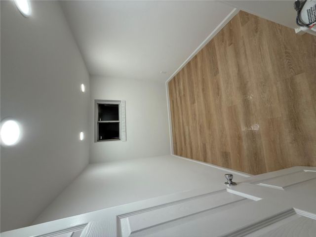 [PHOTO]
