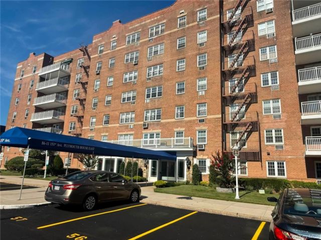  3 BR,  2.00 BTH &nbsp;Other style home in Howard Beach