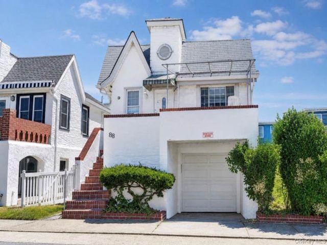  3 BR,  2.00 BTH &nbsp;Includes legal  style home in East Atlantic Beach